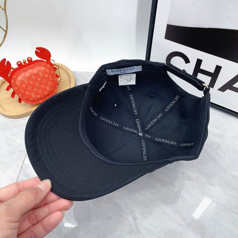 Givenchy cap dx (2)