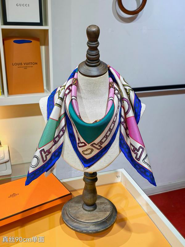 Hermes silk scarf 90X90cm E06 (9)