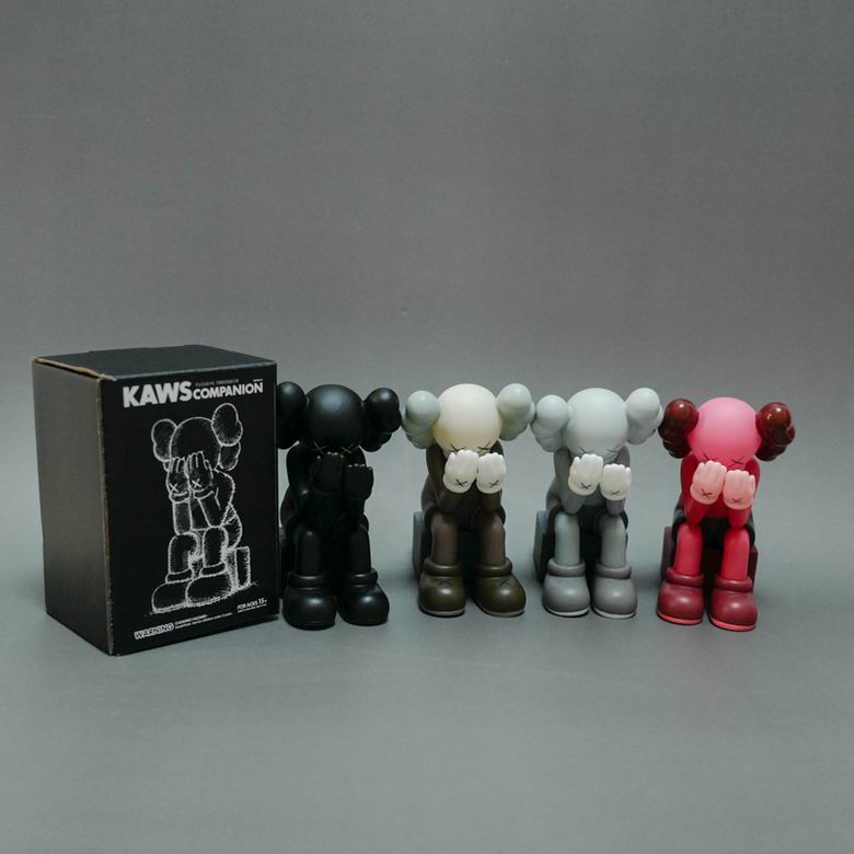 Kaws 12 6 9cm 110g m  (2)
