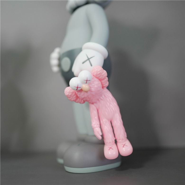 Kaws 12x8x31cm m  (5)