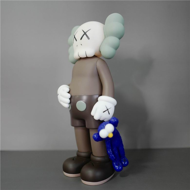Kaws 12x8x31cm m  (8)