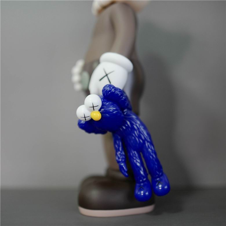 Kaws 12x8x31cm m  (9)