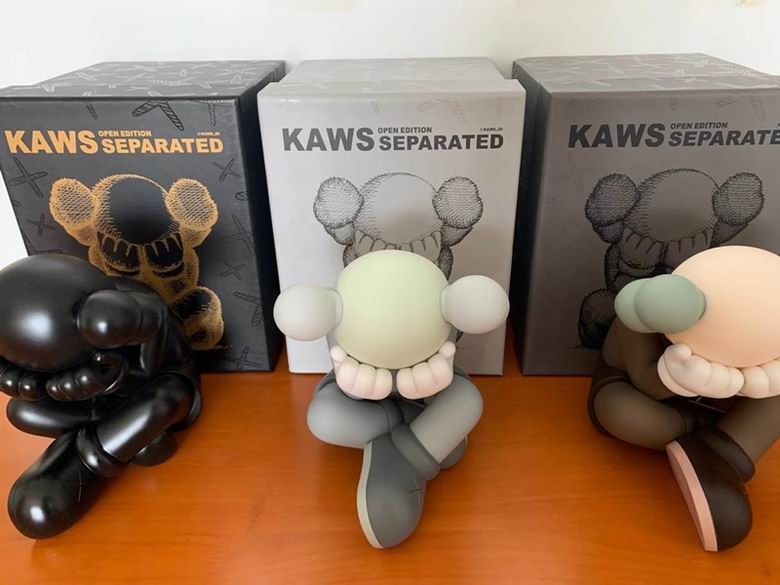 Kaws 13x20x20cm 700g m   (6)
