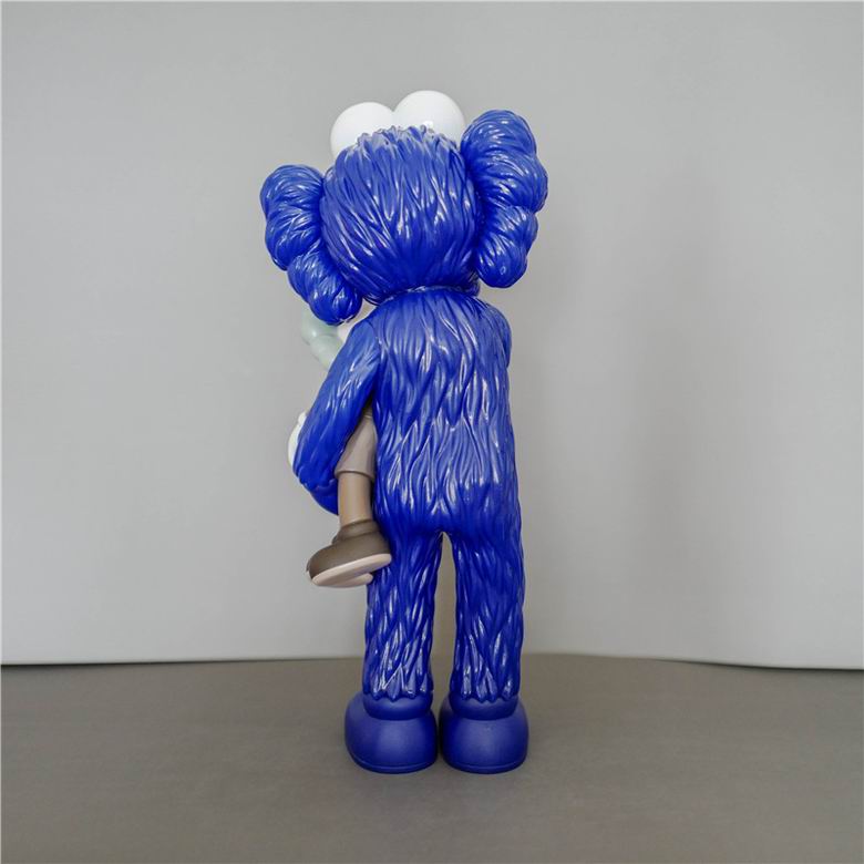 Kaws 14 10 31cm m  (6)