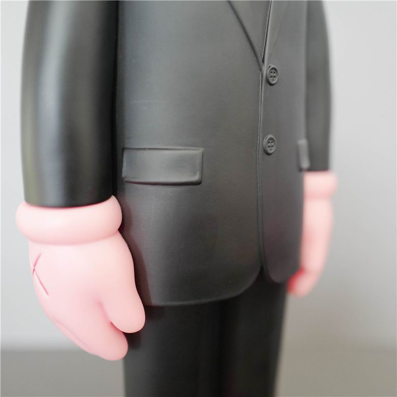 Kaws 15 10 37cm 900g m   (3)