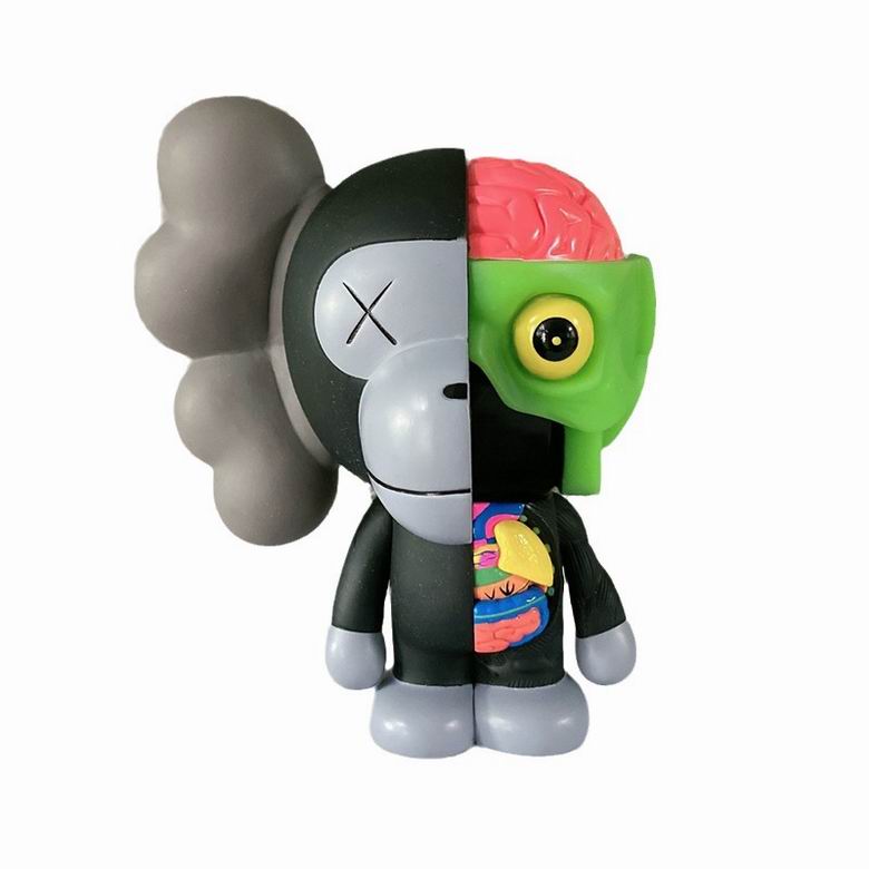 Kaws 18x15x11cm 550g   (1)