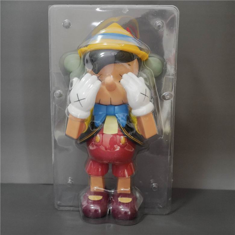 Kaws 22 27 47cm   (6)