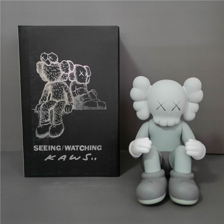Kaws 25cm m  (1)