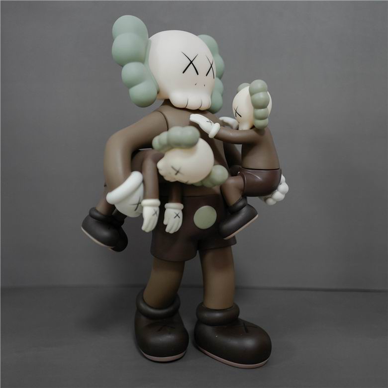 Kaws 26x18x40cm m  (5)