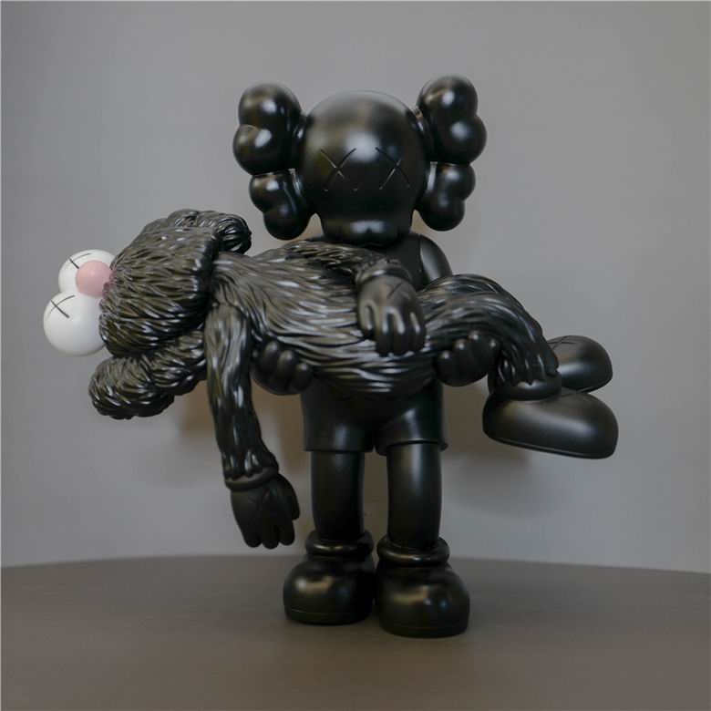 Kaws 35x15x35cm  2.6kg   (4)