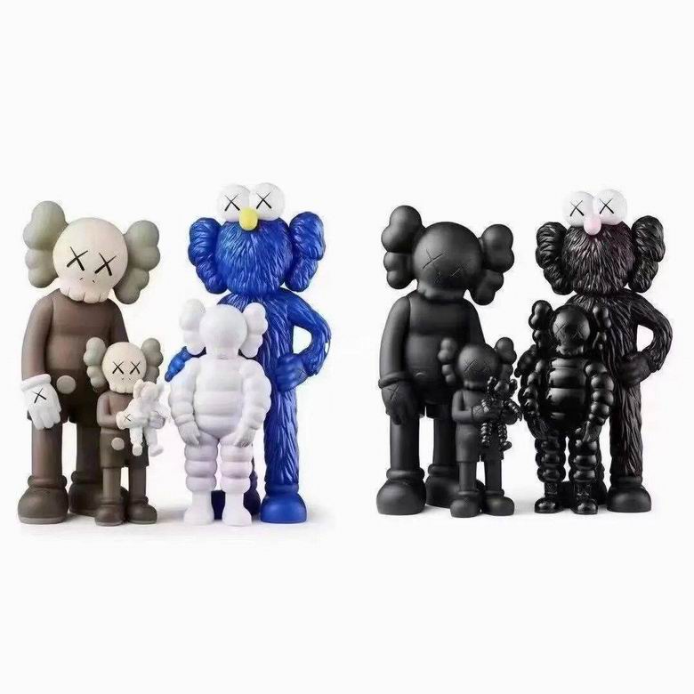 Kaws 47x13x37cm 2.5kg   (1)