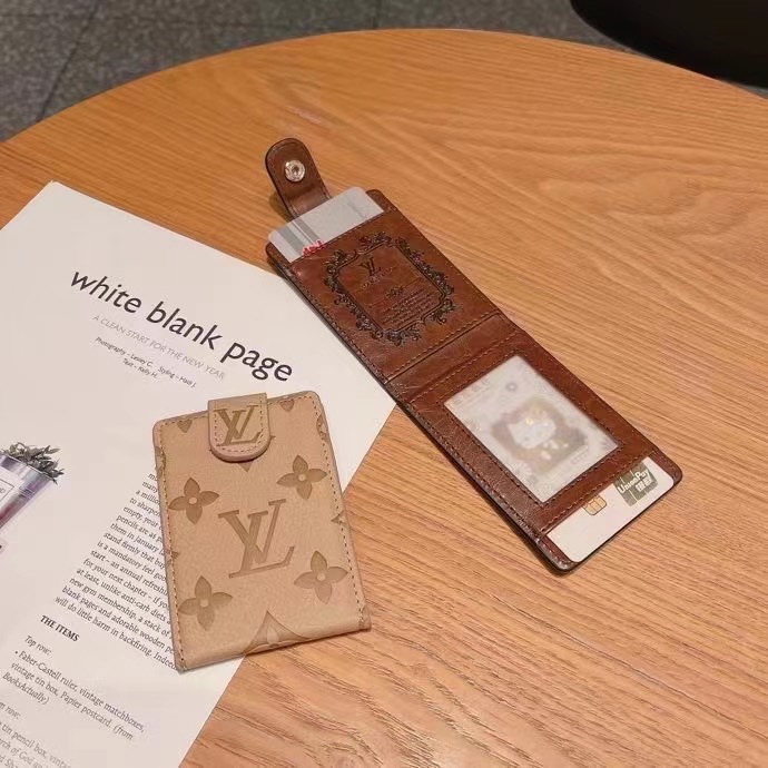LV Card Bag (6)