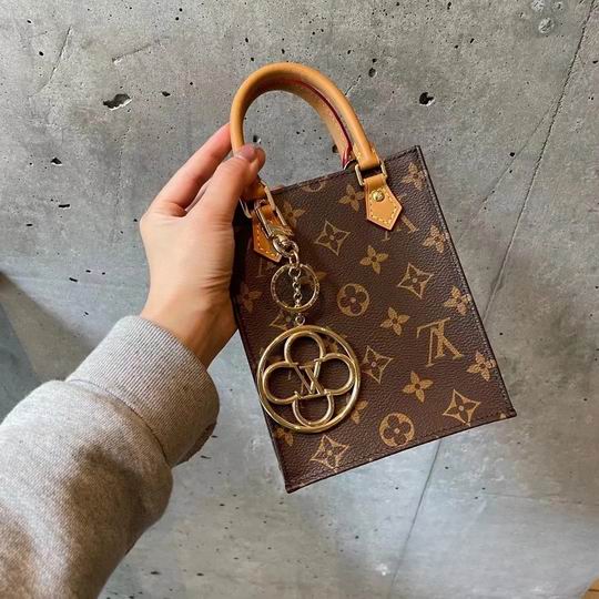 LV Keyring 02lyh377 (7)