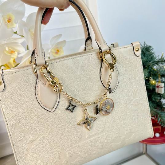 LV Keyring 12lyh350 (7)