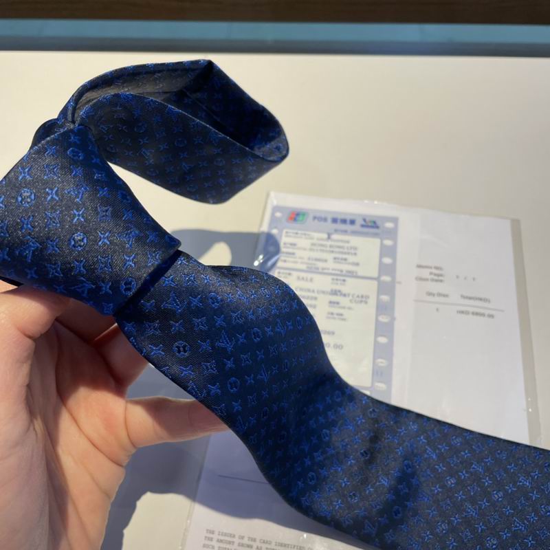LV Tie hm (145)
