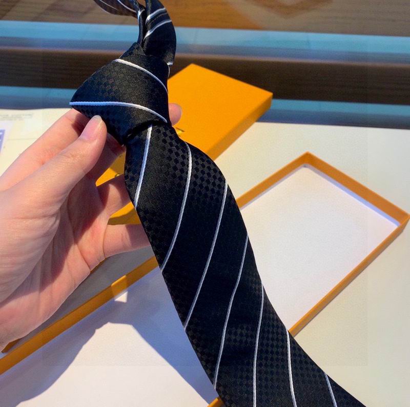 LV Tie hm (313)