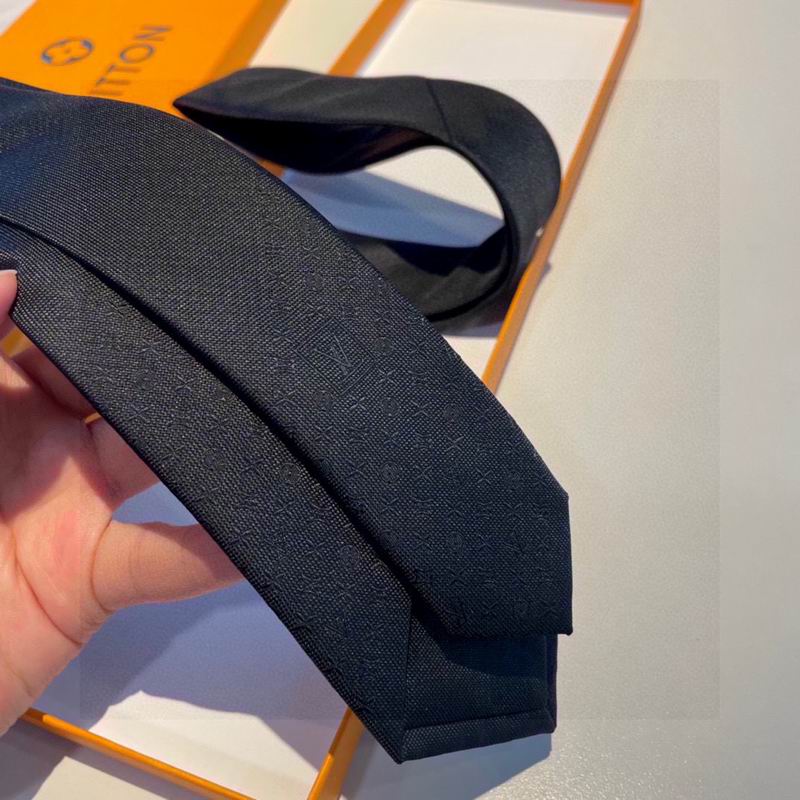 LV Tie hm (64)