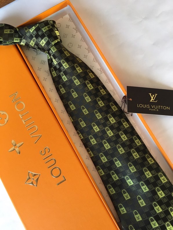 LV Tie hm (666)