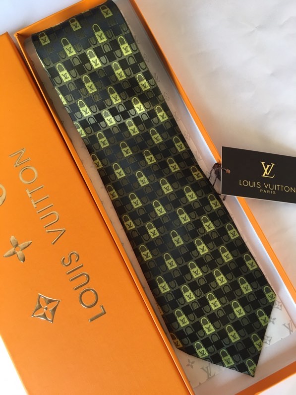 LV Tie hm (667)