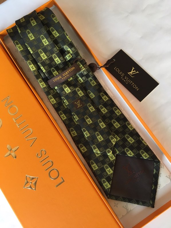 LV Tie hm (668)