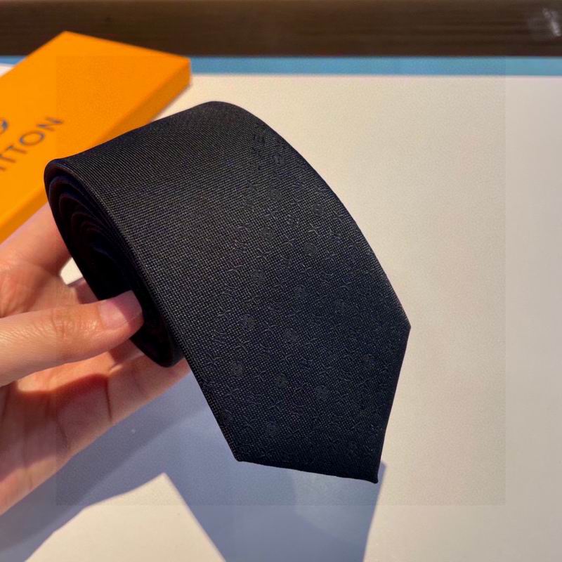 LV Tie hm (67)