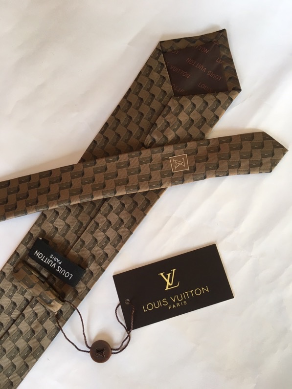 LV Tie hm (690)