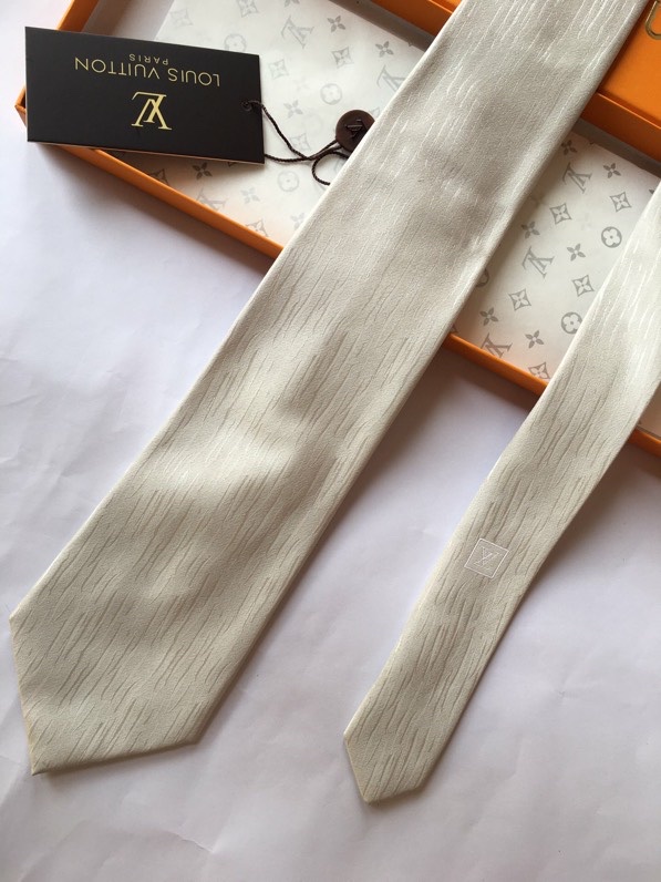 LV Tie hm (702)