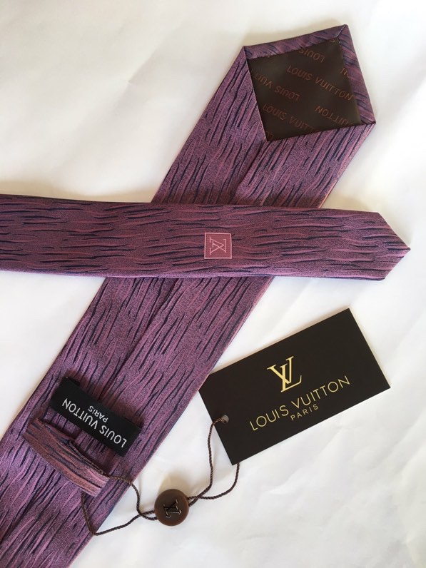 LV Tie hm (714)