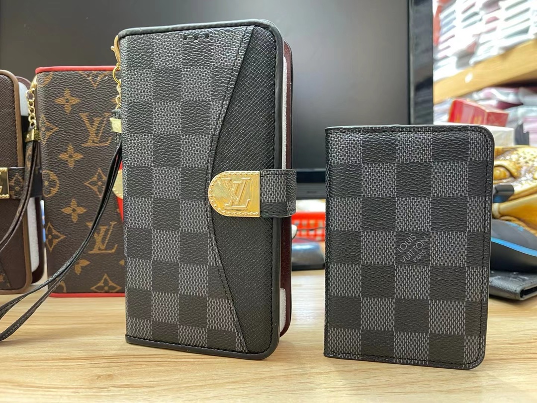 LV card bag (5)