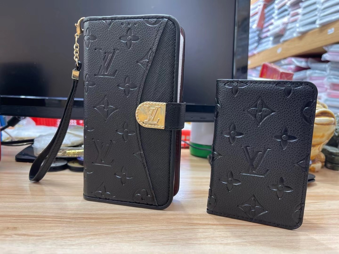 LV card bag (8)