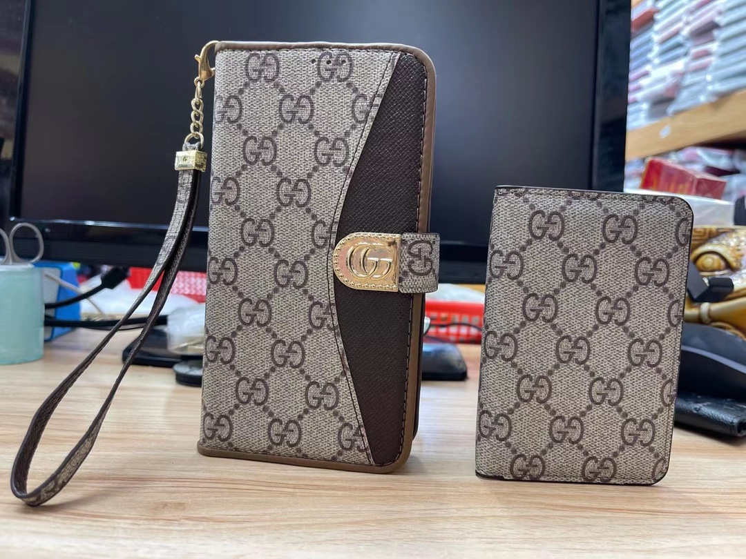 LV card bag (9)