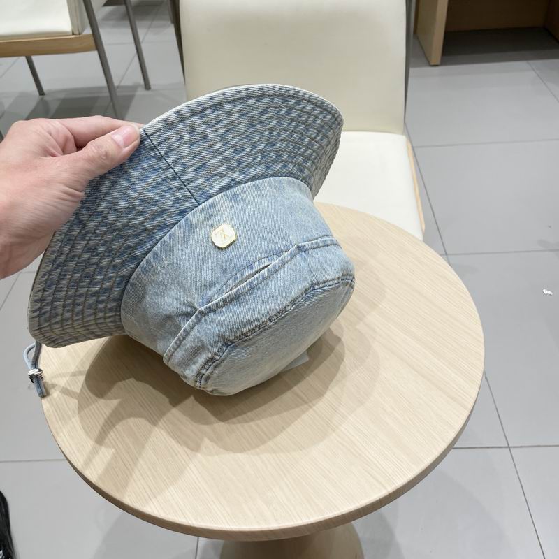 LV hat (20)