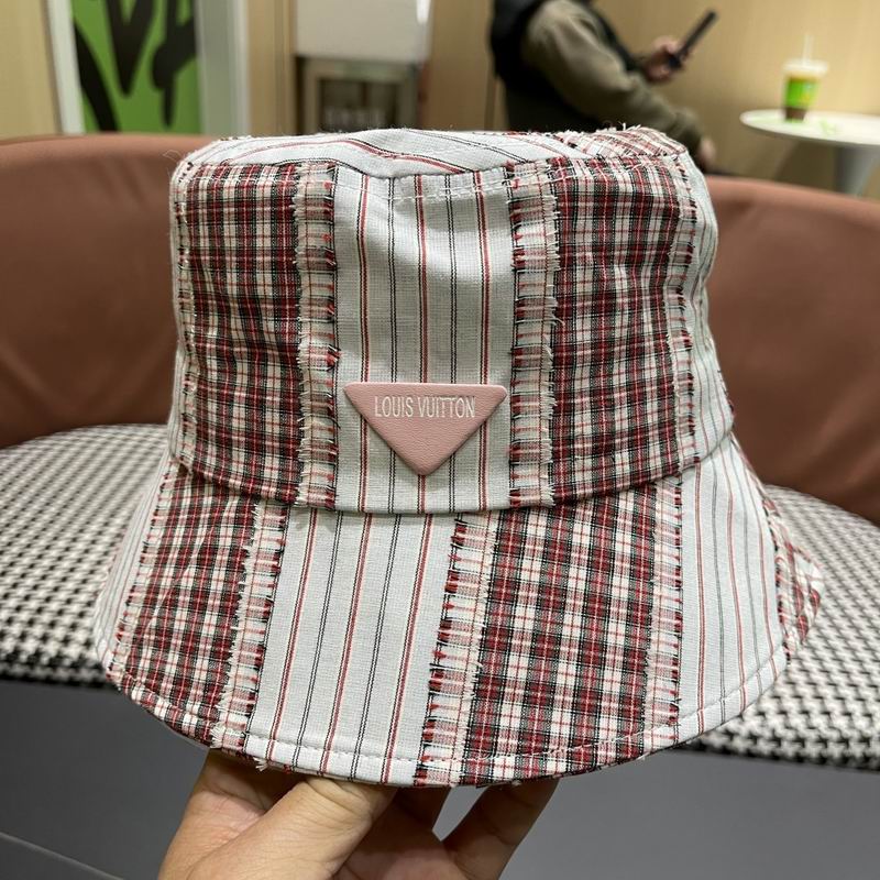 LV hat (90)