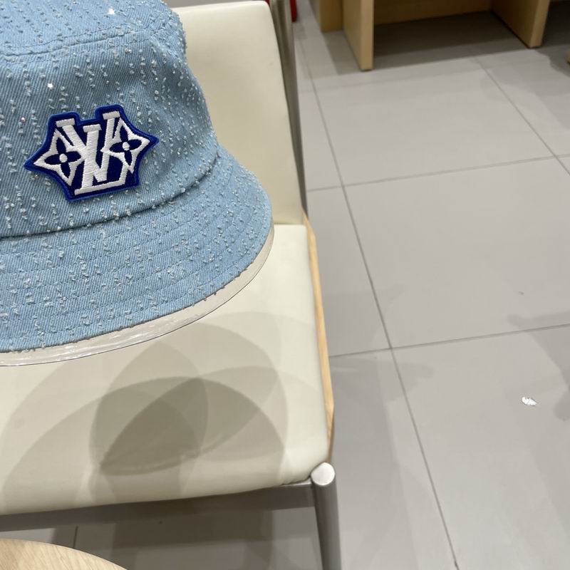 LV hat (90)