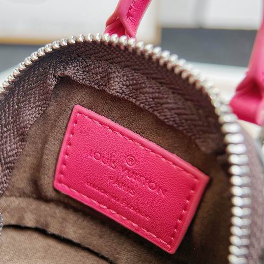 LV keyring 01lyh05 (9)