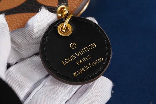 LV keyring 12lyh22 (4)