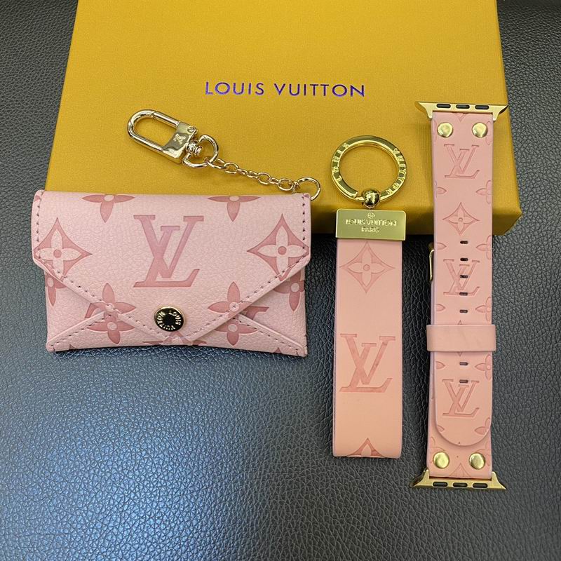 LV suits  (5)