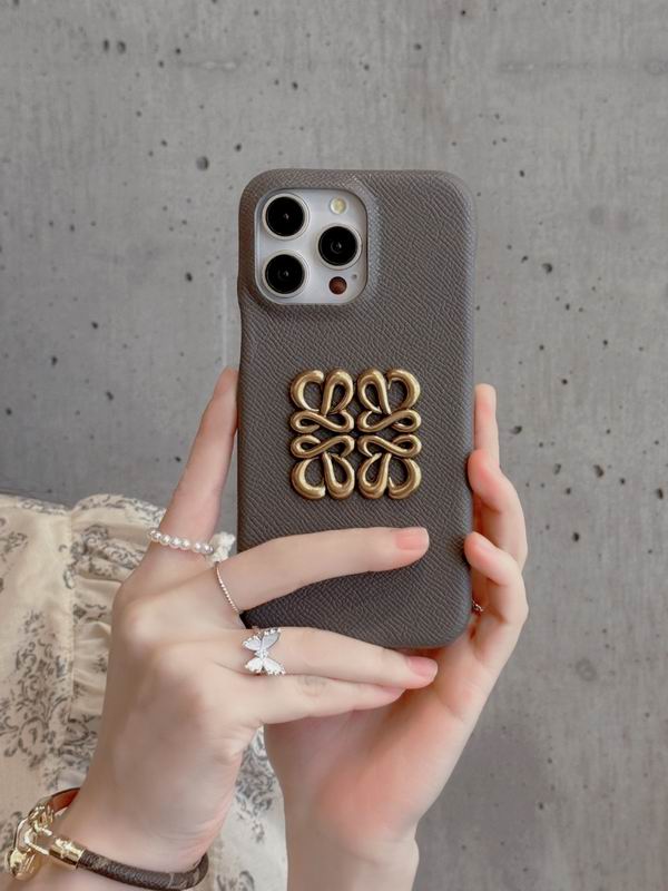Loewe iphone shell (2)