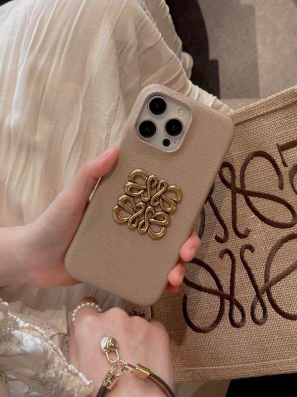 Loewe iphone shell (3)