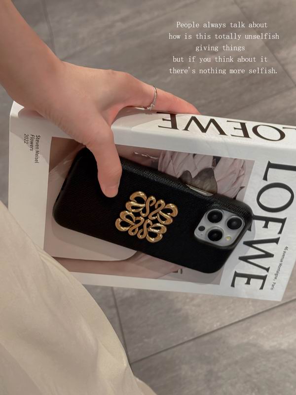 Loewe iphone shell (6)