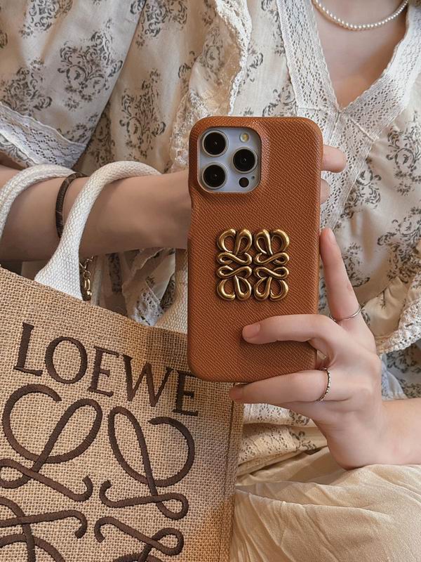 Loewe iphone shell (7)