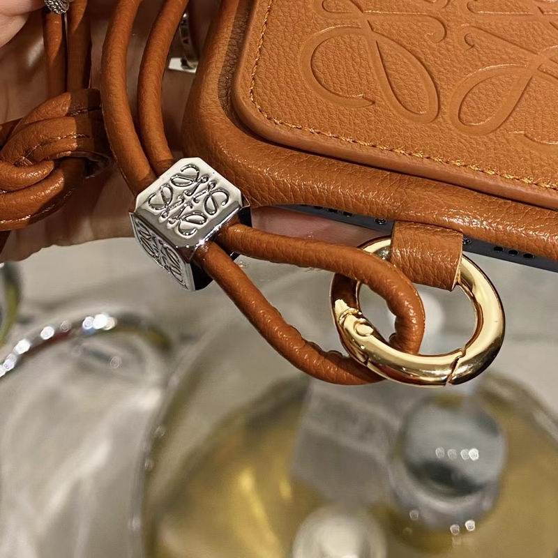 Loewe iphone shell  (4)