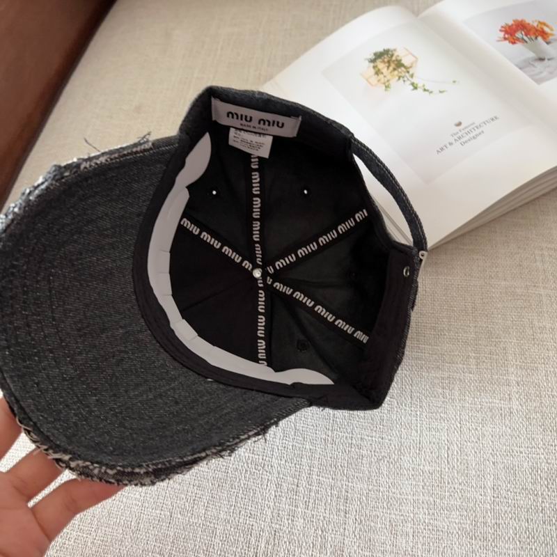 Miumiu cap dx (3)