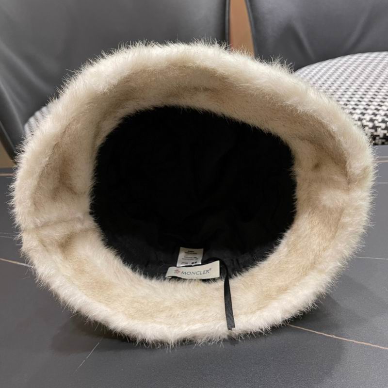 Moncler hat (2)