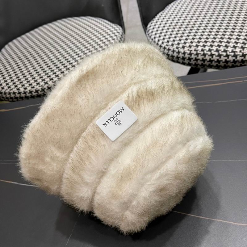 Moncler hat (3)