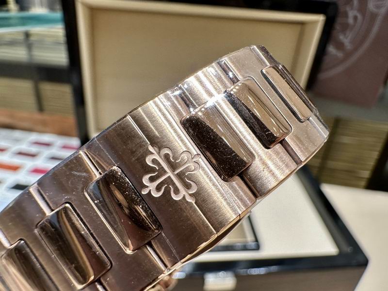 Patek Philippe 35.2mm 04 (1)