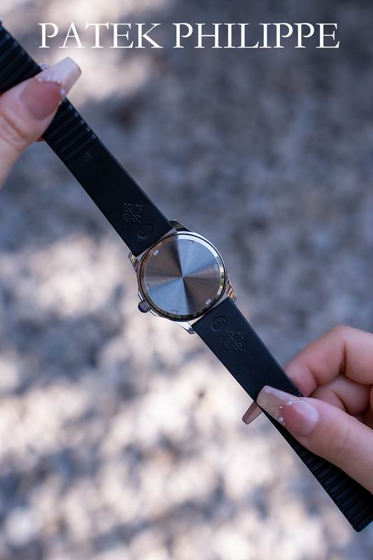 Patek Philippe 35.6mm 06 (2)