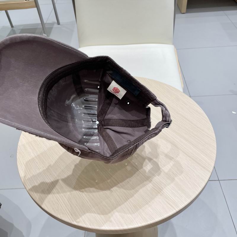 Prada cap (60)