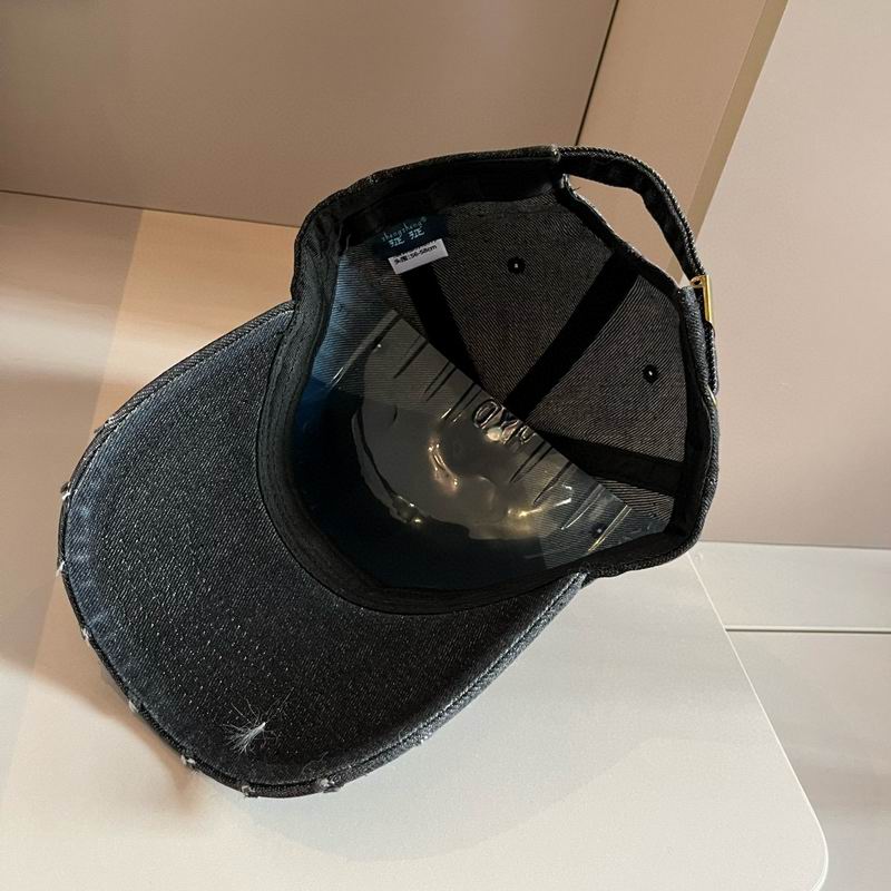 Prada cap dx (60)