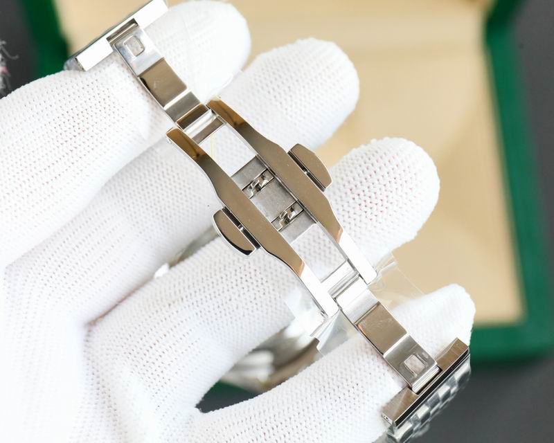 Rolex 40mm 10-Date Just (2)